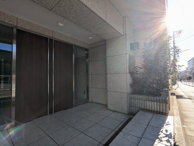 ルクレ初台のエントランス