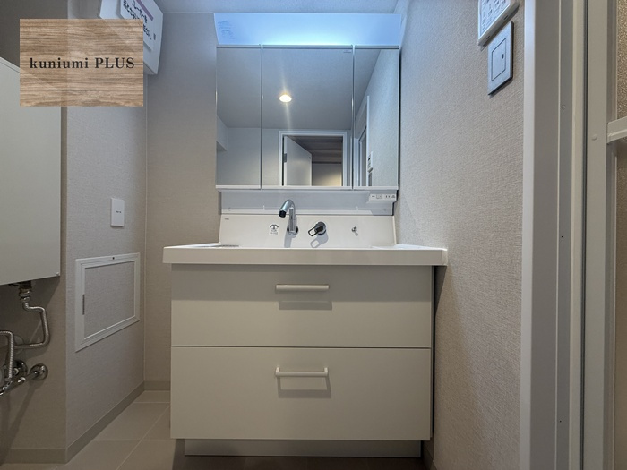 ネオコーポ鶴見緑地の独立洗面台