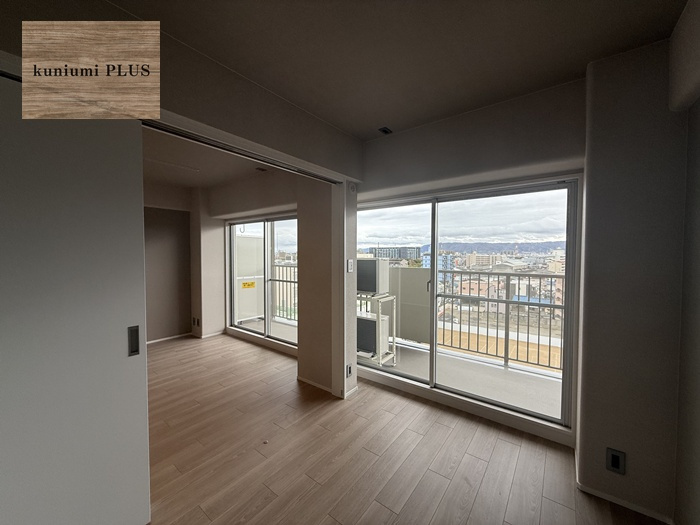 ネオコーポ鶴見緑地の洋室