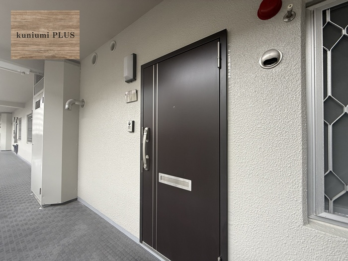 ネオコーポ鶴見緑地の玄関