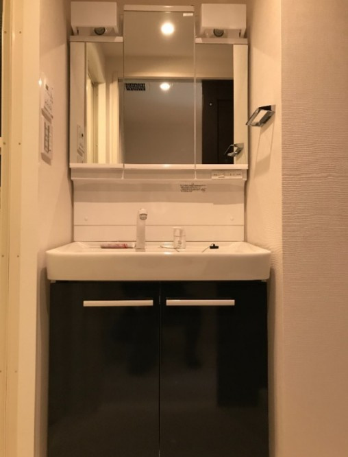 江戸川区東葛西１丁目のアパートの独立洗面台|同施工参照