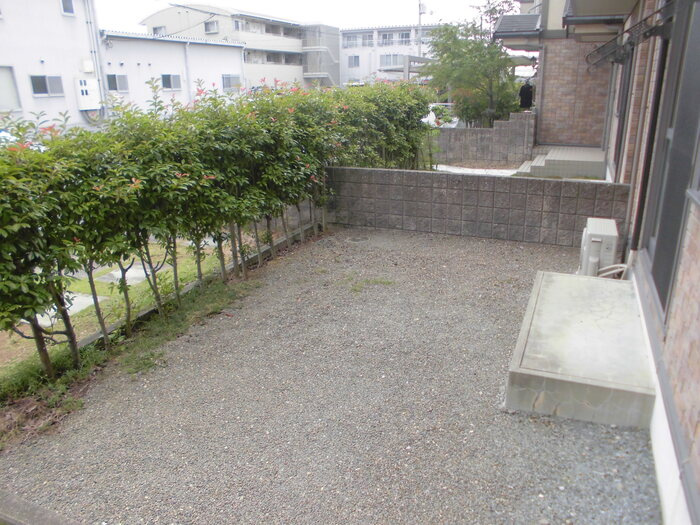 ディアコート札場 C棟の庭|専用庭