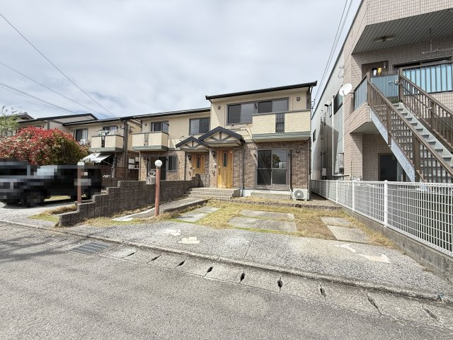 ディアコート札場 C棟の駐車場