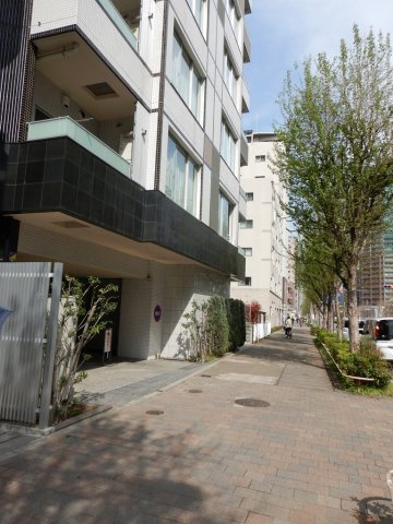 ジオ西新宿ツインレジデンスイースト棟のエントランス