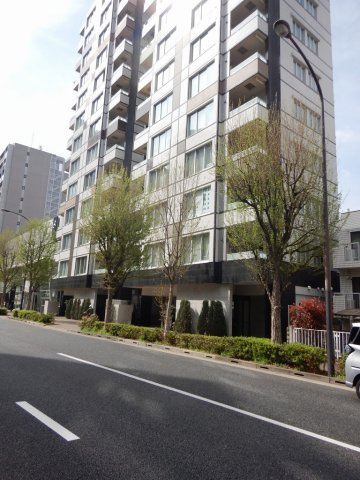 ジオ西新宿ツインレジデンスイースト棟の外観