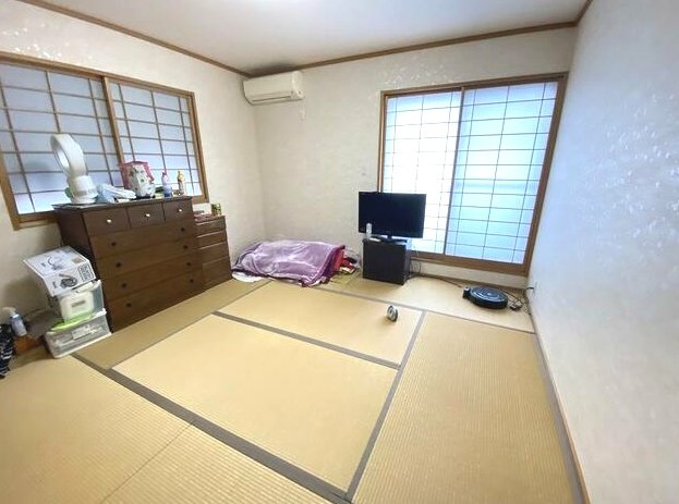 茂原市小林　中古戸建の和室|平成22年8月築7SLDK2世帯住宅敷地約147坪 駐車6台可LDK約19.5帖都市ガスウッドデッキ