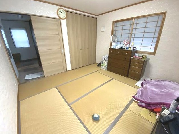 茂原市小林　中古戸建の和室|平成22年8月築7SLDK2世帯住宅敷地約147坪 駐車6台可LDK約19.5帖都市ガスウッドデッキ