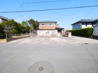 【駐車場】 | 茂原市小林　中古戸建 | 平成22年8月築7SLDK2世帯住宅敷地約147坪 駐車6台可LDK約19.5帖都市ガスウッドデッキ
