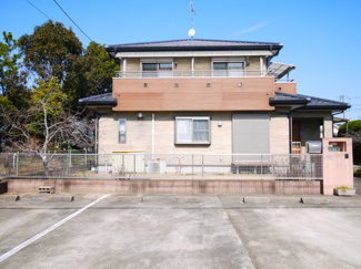 【駐車場】 | 茂原市小林　中古戸建 | 平成22年8月築7SLDK2世帯住宅敷地約147坪 駐車6台可LDK約19.5帖都市ガスウッドデッキ