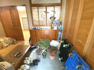 【玄関】 | 茂原市小林　中古戸建 | 平成22年8月築7SLDK2世帯住宅敷地約147坪 駐車6台可LDK約19.5帖都市ガスウッドデッキ