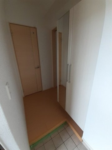 リバーサイド　ソレアードの玄関