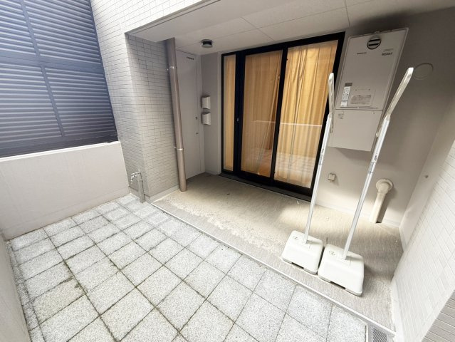 ブランズ御池西洞院の庭|12.36㎡（専用庭＋テラス）です。