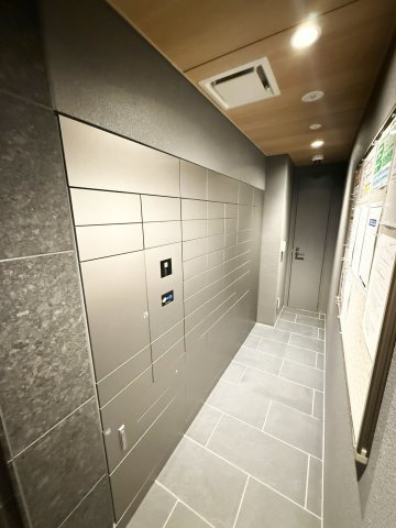 ブランズ御池西洞院の設備|各種サイズに対応可能な宅配ボックスです。
