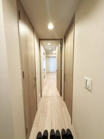 ブランズ御池西洞院の内装|廊下です。