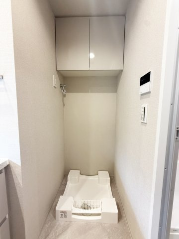 ブランズ御池西洞院のランドリースペース|洗濯機置場です。