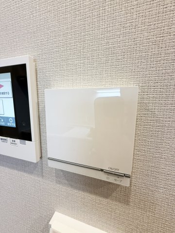 ブランズ御池西洞院の冷暖房・空調設備|リビングにはガス温水床暖房がございます。
