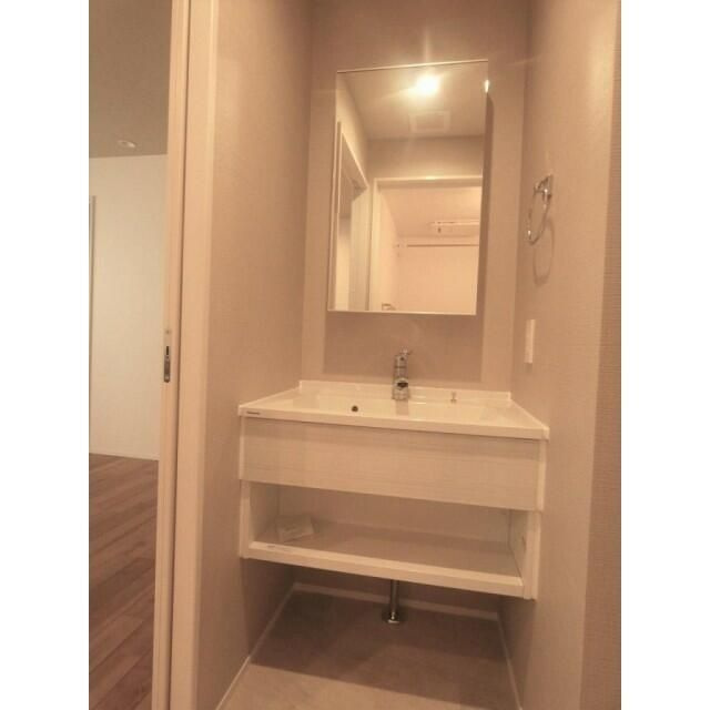 １４　ＯＮＥ　ＦＯＵＲ　ＭＩＮＡＭＩ　ＩＫＥＢＵＫＵＲＯの洗面所