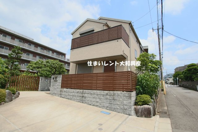 森野2丁目貸家の外観