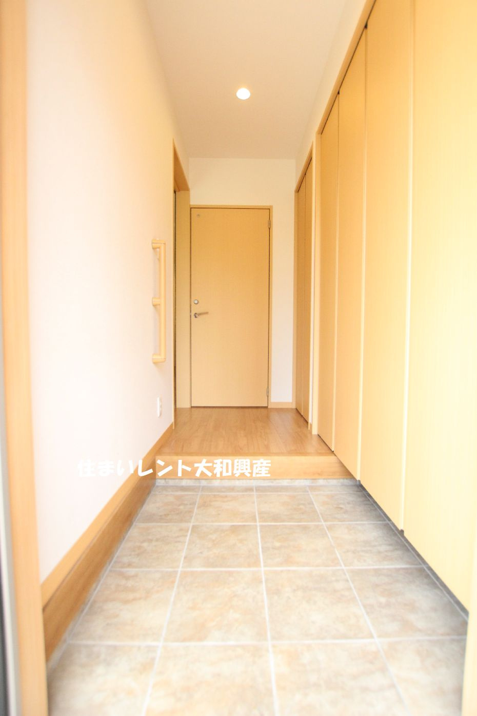 森野2丁目貸家の玄関