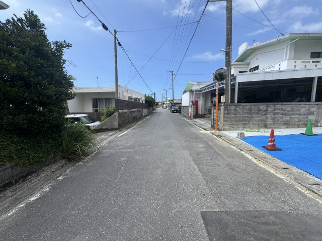 読谷村高志保（全2棟）の前面道路含む現地写真|※西側公道5.9m♪