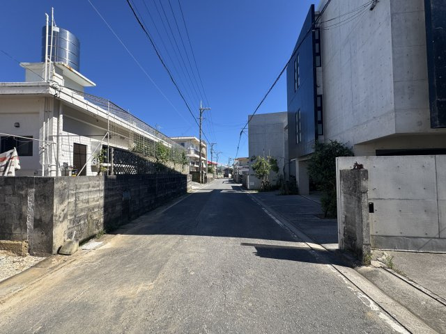 読谷村高志保（全2棟）の前面道路含む現地写真|※西側公道5.9m♪