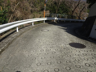 【前面道路含む現地写真】 | 川西市鴬の森町13の21　中古一戸建て