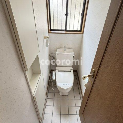 東香里南町戸建のトイレ