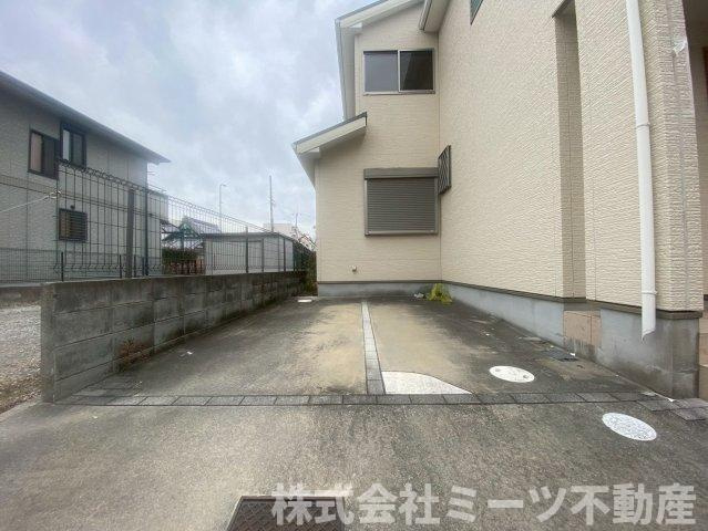 荒本2丁目　中古戸建の駐車場