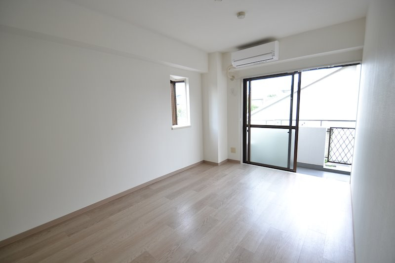 国立クリスタル石川の居間・リビング