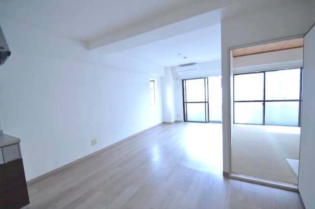 国立クリスタル石川の居間・リビング