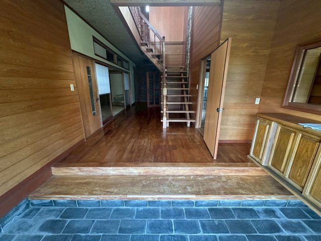 大字岩田　一戸建借家の玄関