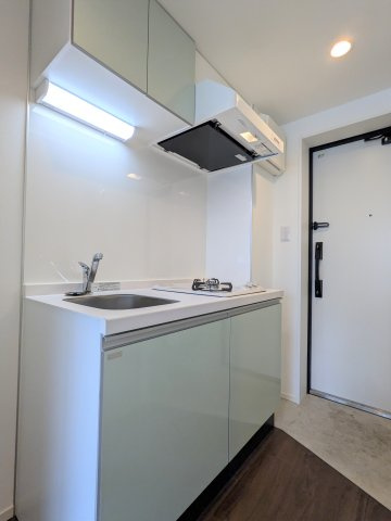 エルファーロ代々木のキッチン|コンパクトなキッチンで掃除もラクラク