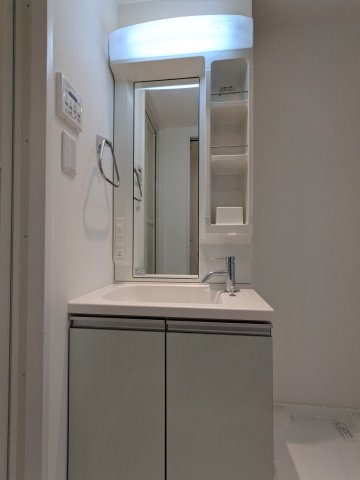 エルファーロ代々木の洗面所|脱衣スペースもあります