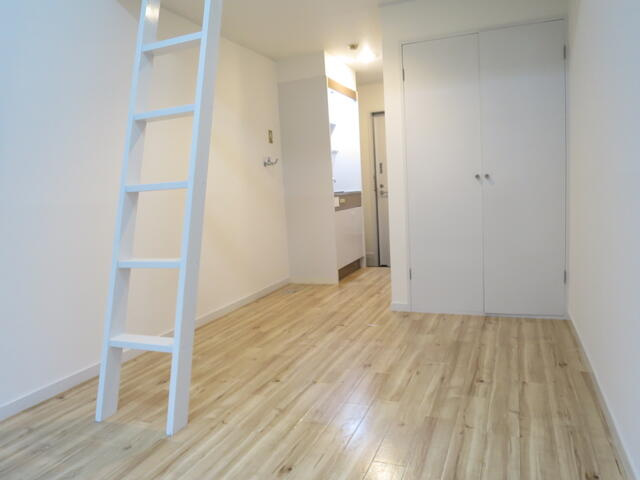 ベルハイツB棟の居間・リビング