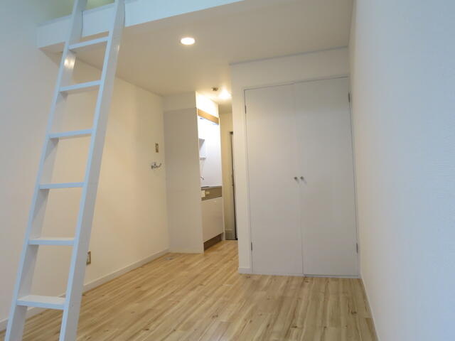 ベルハイツB棟の居間・リビング