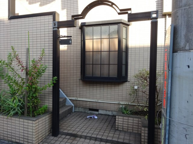 ベルハイツB棟のエントランス