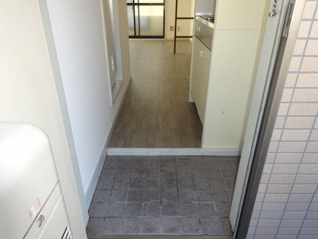 ベルハイツB棟の玄関