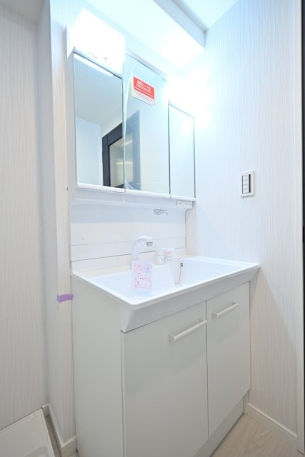 ＥＳ－Ｇｒａｎｄｅ東中野の独立洗面台|朝の身支度には欠かせない独立洗面化粧台