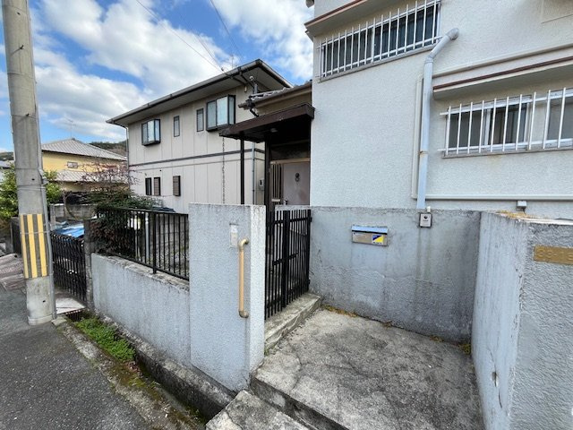 南青葉台貸家のロビー