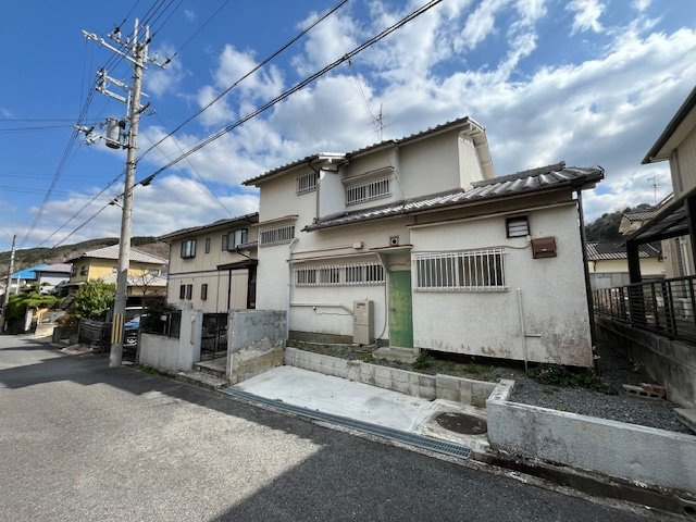 南青葉台貸家の外観