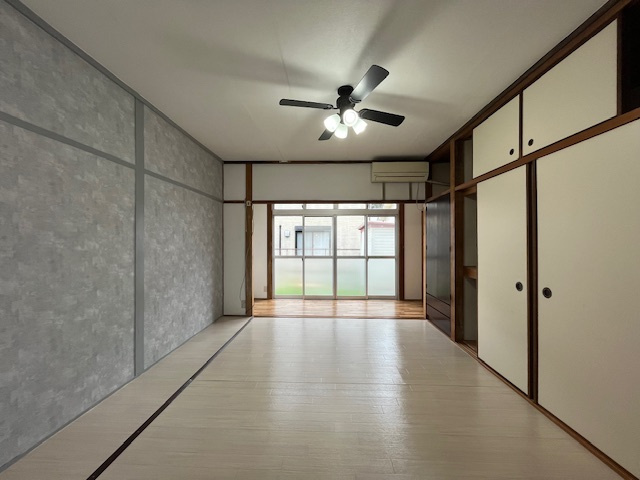 南青葉台貸家の居間・リビング