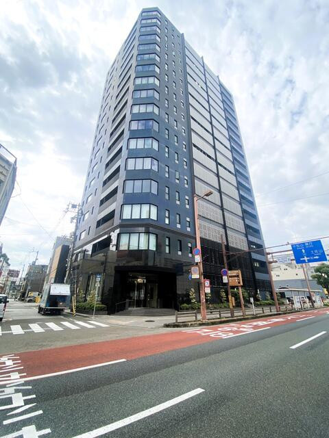 綺麗で清潔感のある外観が印象的な建物です！