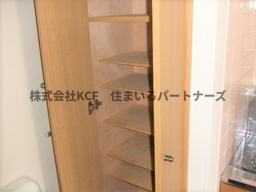 コンフォールHIの玄関|明るい玄関です