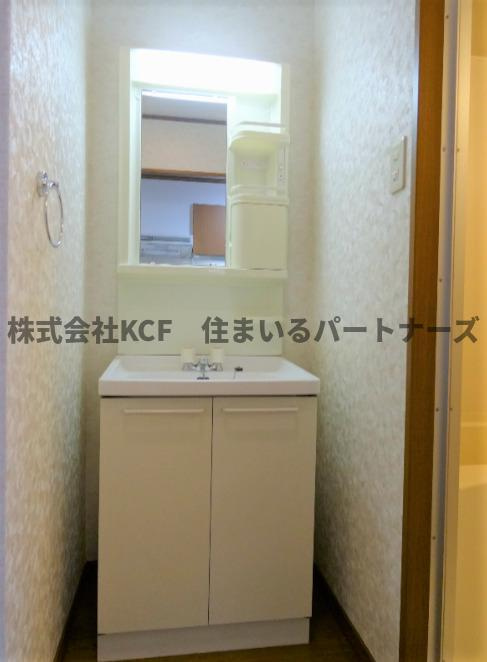 コンフォールHIの洗面所|ゆったりとスペースのある洗面所