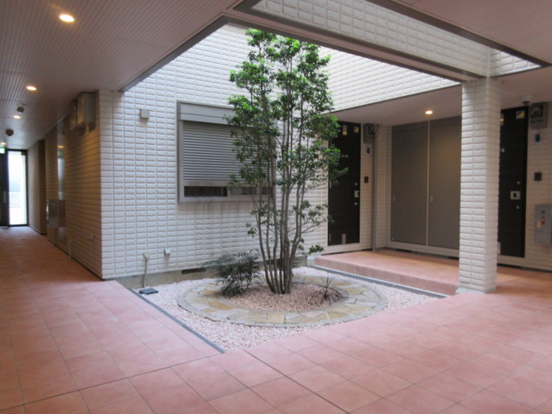 ＣＡＳＡ　ＤＥＯのロビー|★エントランス内にあるシンボルツリー★