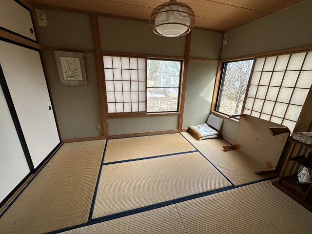 【商談中】涼やかな高原に佇む、コンパクトな平屋別荘の和室