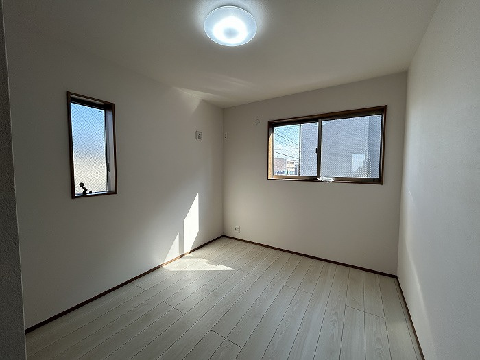 【仲介手数料無料／北区】名古屋市北区池花町331-4戸建の洋室