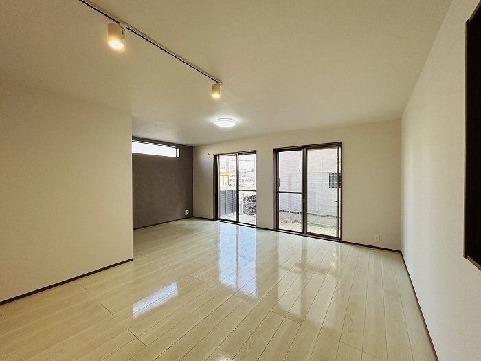 【仲介手数料無料／北区】名古屋市北区池花町331-4戸建の居間・リビング