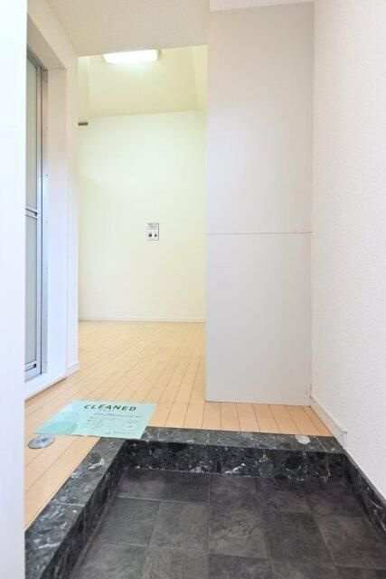 ハピネス上中里の玄関