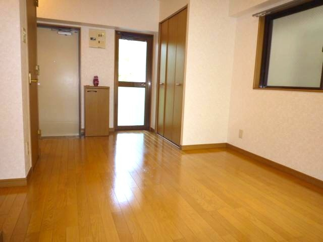 ラジャコート王子公園の居間・リビング